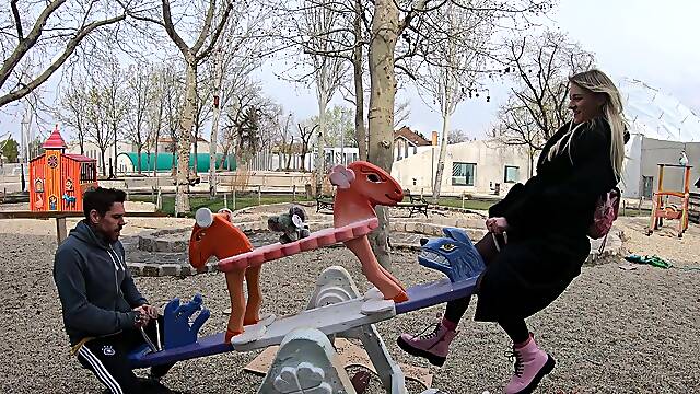 Melody Marks gets her pussy pounded in a steamy threesome