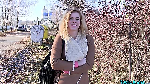 Blonde amateur Chrissy takes money to have quickie outdoors sex