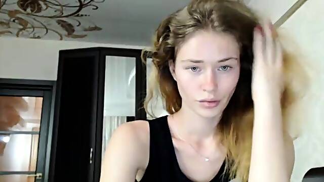 Hot amateur webcam teen masturbates for their fans