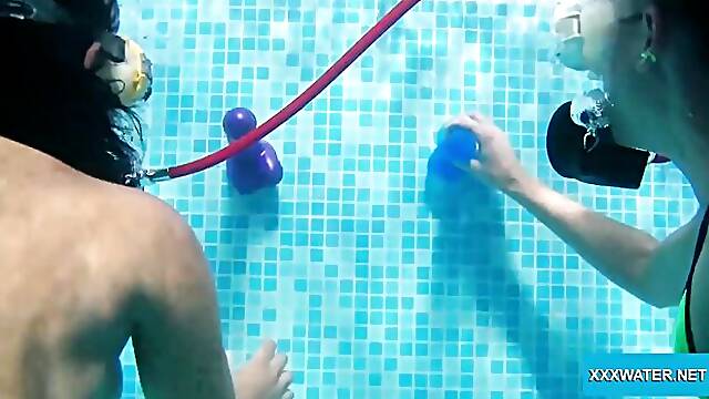 Underwater Show featuring Minnie Manga and Minnies fingering clip