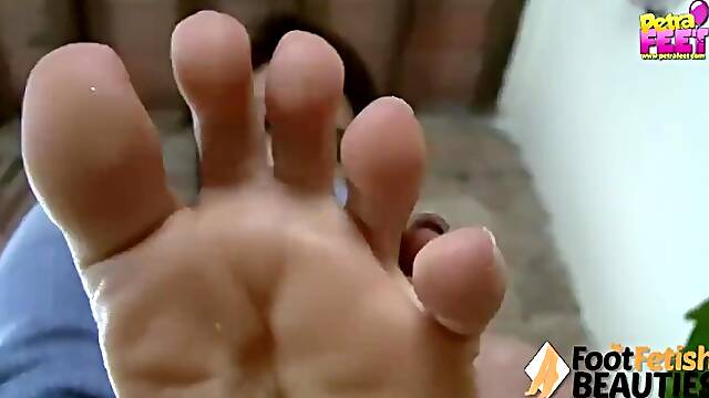 Piedi xxx with pretty belle from Foot Fetish Beauties