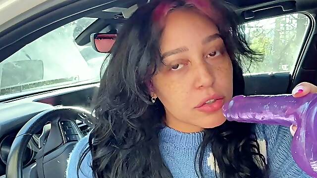 Live brunette camgirl toys masturbate orgasm