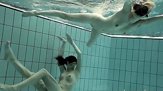 Loris and Okunewa swimming lesbians underwater
