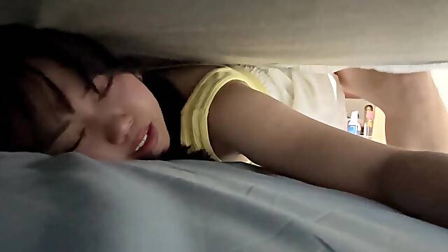 Stuck my Stepsister in the Bed but My cock cannot handl