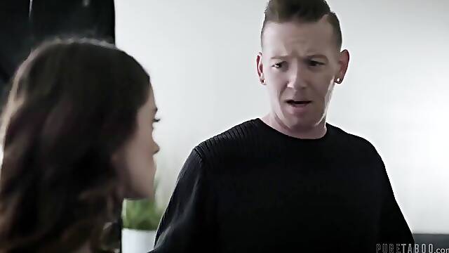 Double Penetration Of Amazing Babe - Lily Glee