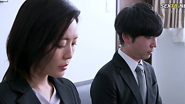 Married Secretary, Creampie Sexual Intercourse In The Presidents Office Full Of Sweat And Kisses -