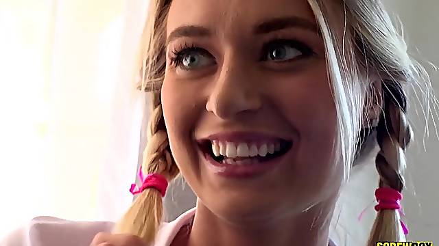 Eighteen Years Old Knows How To Use Penis
