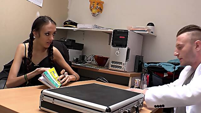 Dirty boss makes his amateur secretary Mordicia please his cock