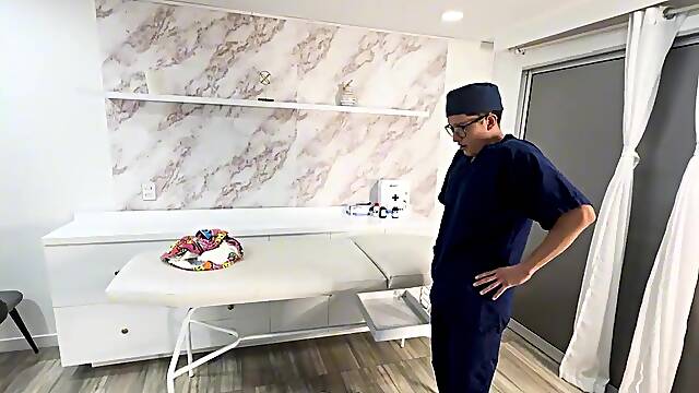 Gynecologist examines the spacious twat of his curvy Colombian mother I'd like to fuck patient with his large wang.