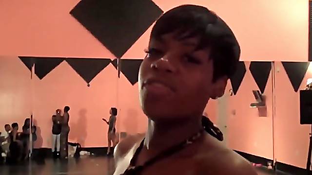 Kandi of the Real Housewives of Atlanta Fantasia Booty Poppin