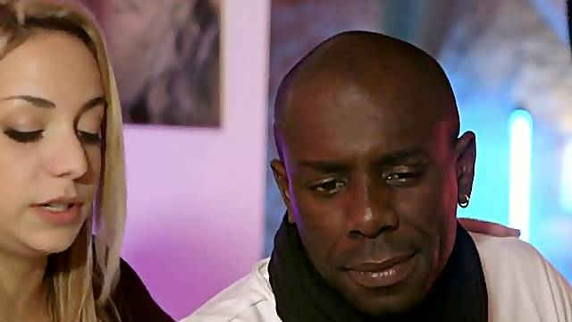 Francaise Pas Contente, La Française, Sex Français