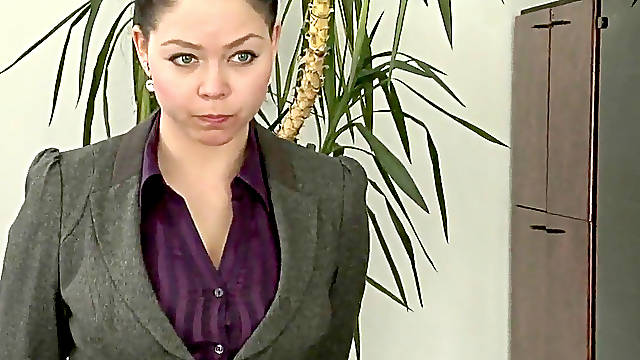 Big Saggy bosoms Italian secretary Fucks The Boss