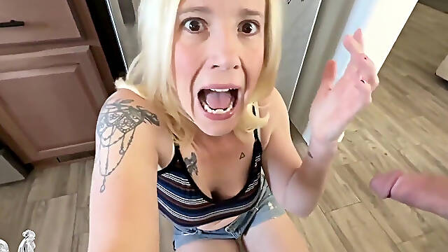 Tricking Stepmom with stuck Zipper