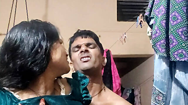 Deshi bhabhi ki chudai video hindi me