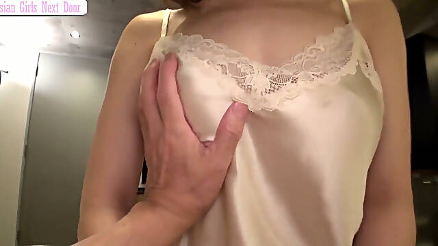 G-cup Massage Beauty Blows His Mind - Her Brain-melting Oral Tease Shatters All Restraint at a clean Salon