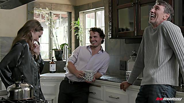 Partager Sa Femme Avec Un Ami, Femme Au Foyer Threesome, Je Partage Ma Femme Avec Un Ami