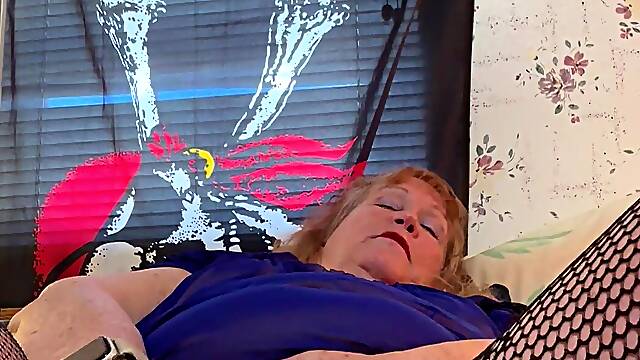 Mamie Grosse Queue, Grosse Mamie Se Gode, Mamie Resille