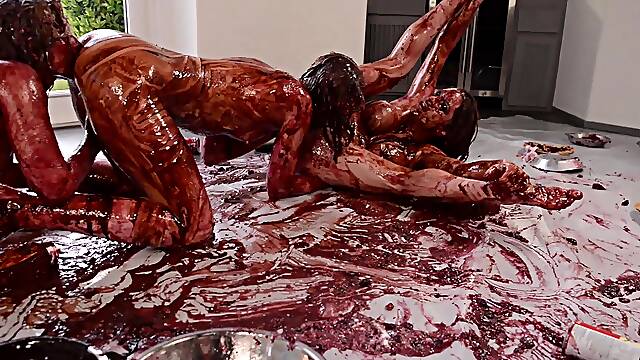Messy Girls: Pie Whores