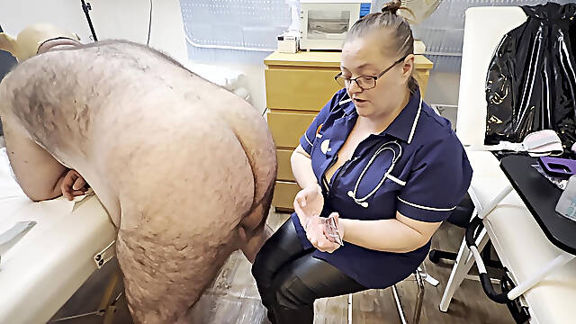 Satana's Piggy Visits the Pain Clinic for Locktorber