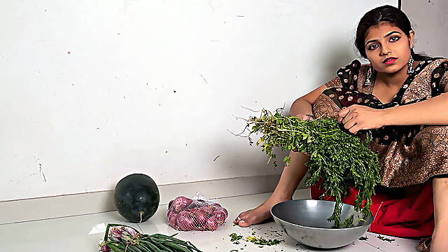 Komal's Stepbrother Came and Sat Down, I Was Doing Well with the Vegetable